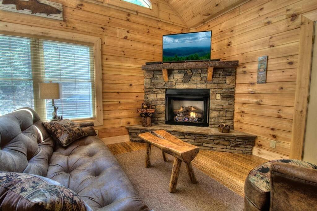 Villa Honeymoon Getaway In Woods Near Noc And Smoky Mtn Rr Bryson City Exterior foto