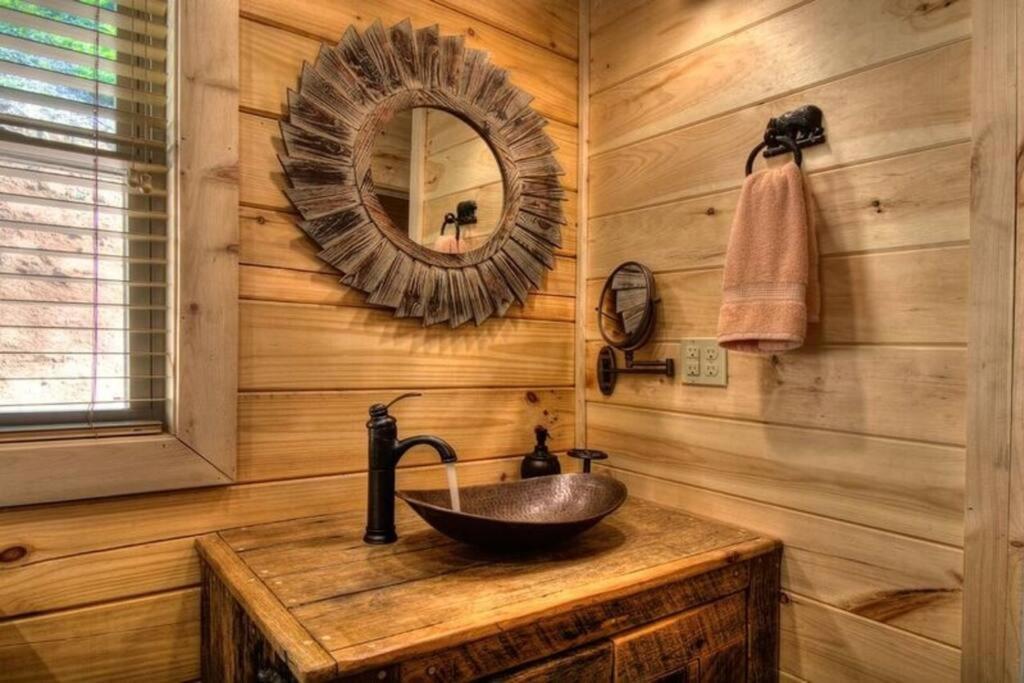 Villa Honeymoon Getaway In Woods Near Noc And Smoky Mtn Rr Bryson City Exterior foto