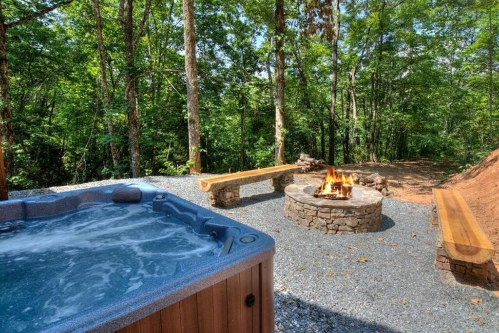 Villa Honeymoon Getaway In Woods Near Noc And Smoky Mtn Rr Bryson City Exterior foto
